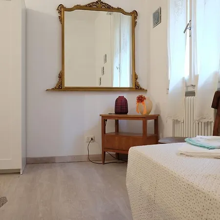 White In Bolognina شقة بولونيا