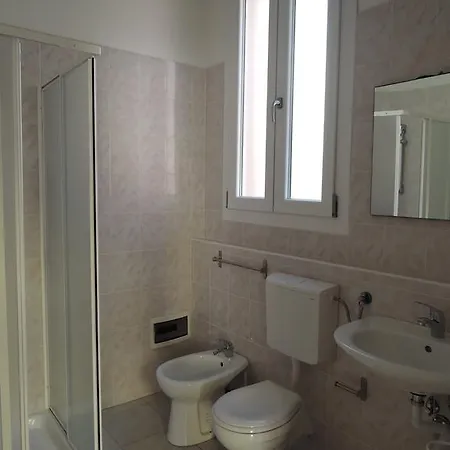 White In Bolognina Appartamento